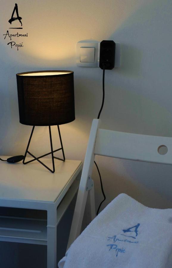 Apartmani Prpic Ražanac Buitenkant foto