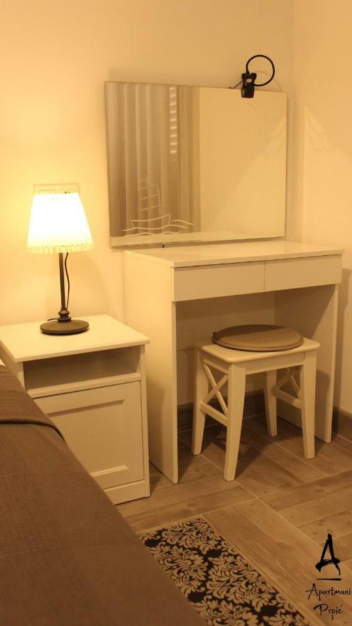 Apartmani Prpic Ražanac Buitenkant foto